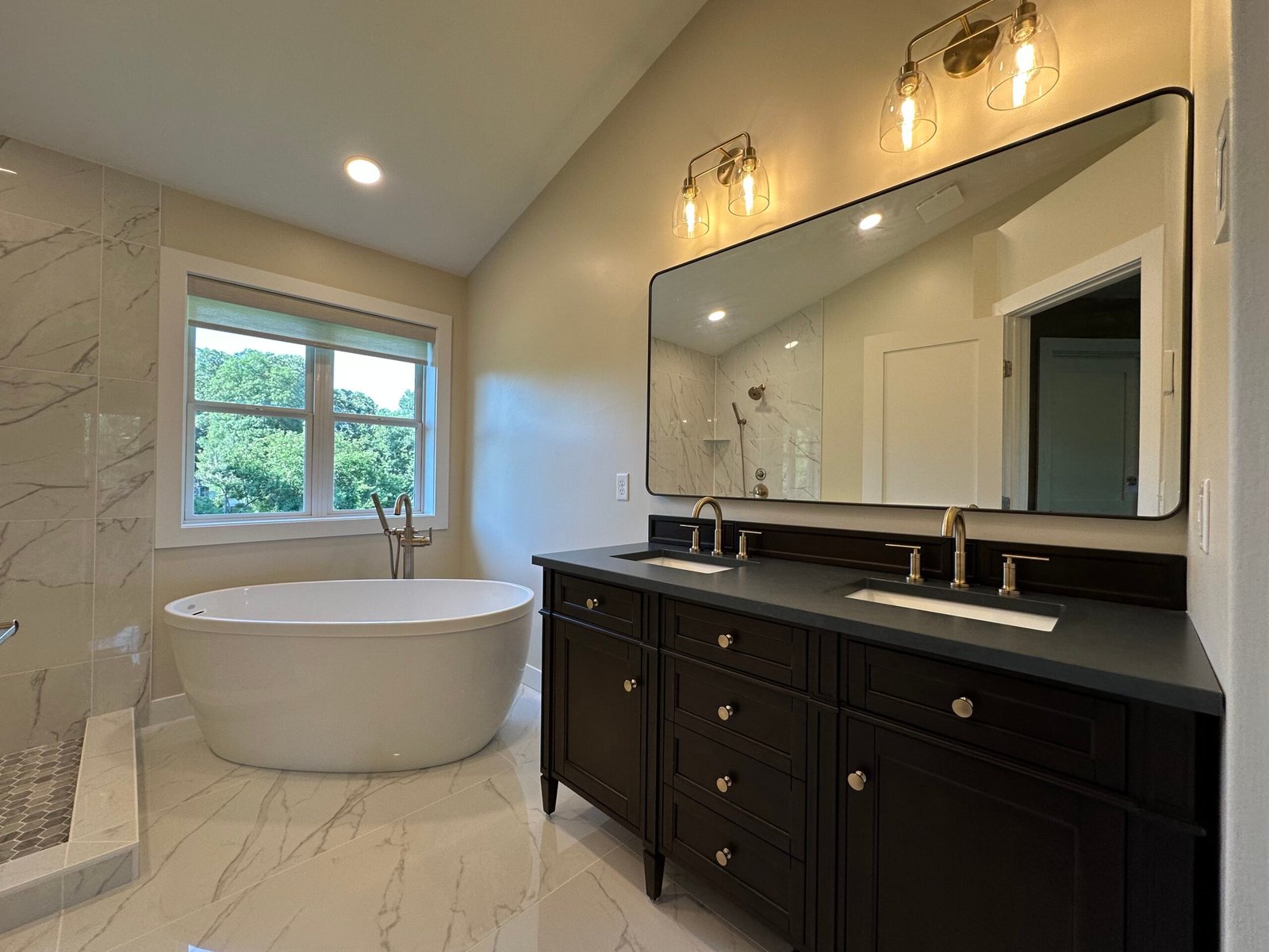 Custom tile bath
